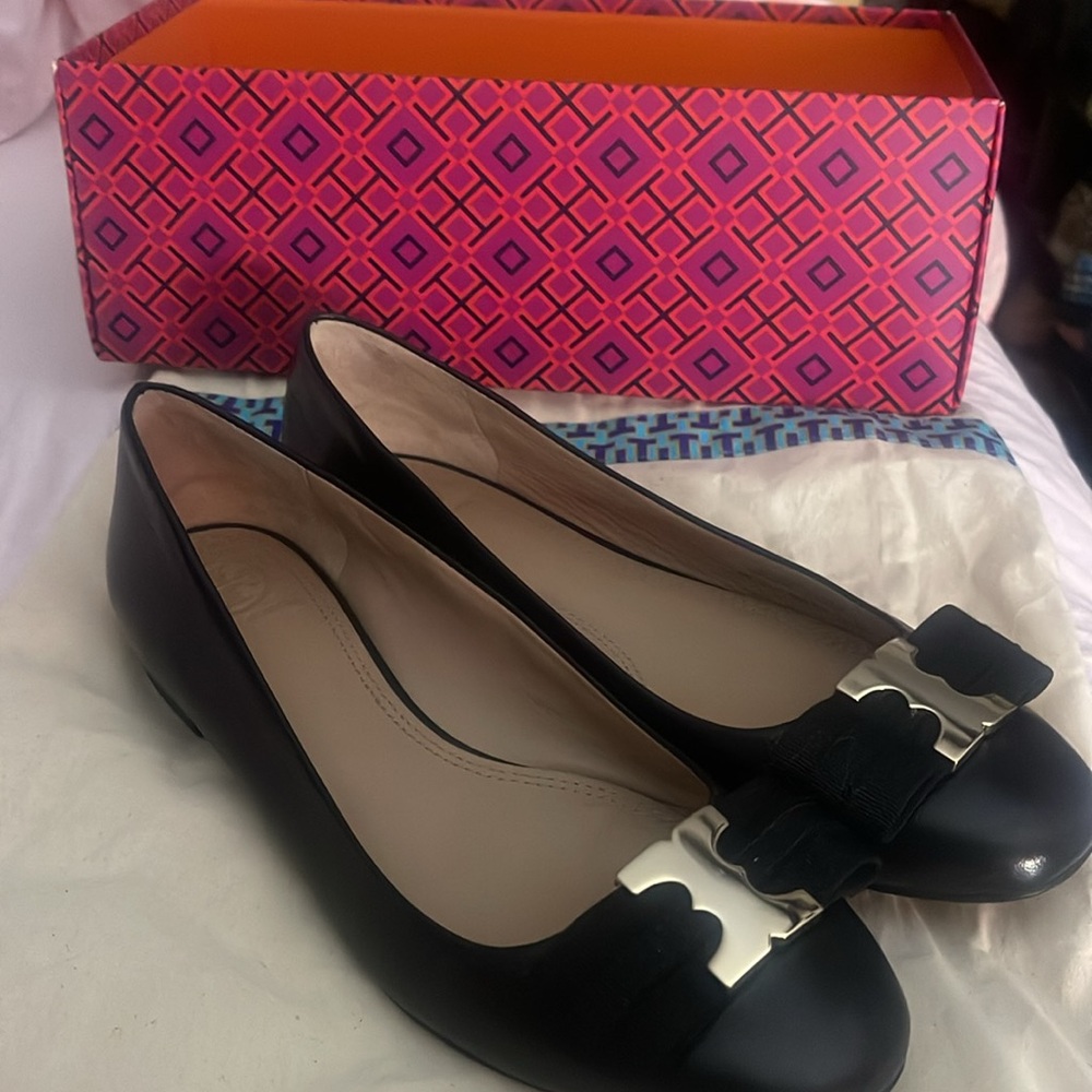 SOLD. COPY LISTING. DO NOT PURCHASE COPY - Tory Burch shoes flats - Picture 5 of 8